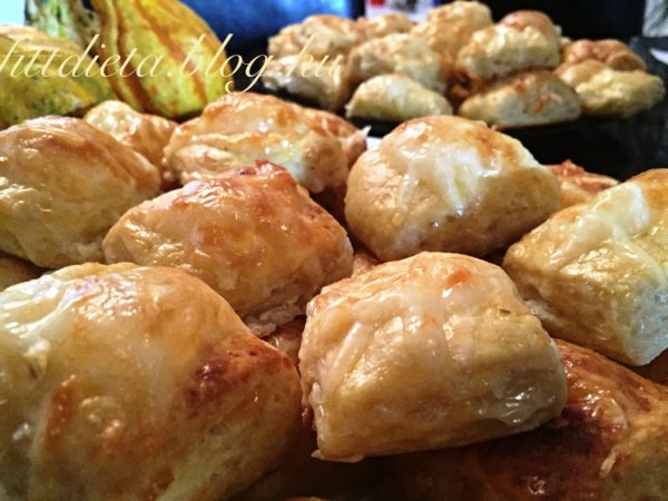 hajtogatott-sajtos-pogi